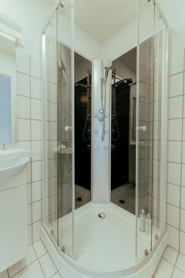 1 Bedroom Apartment / Central / توئِسهون المظهر الخارجي الصورة